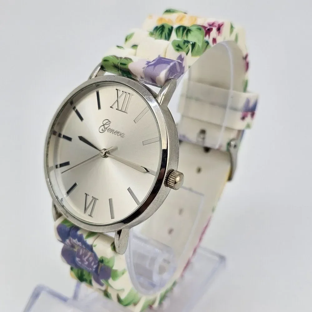 Women's 40MM Watch Gray Dial Case Flowers Plastic Band Straps New Battery‎